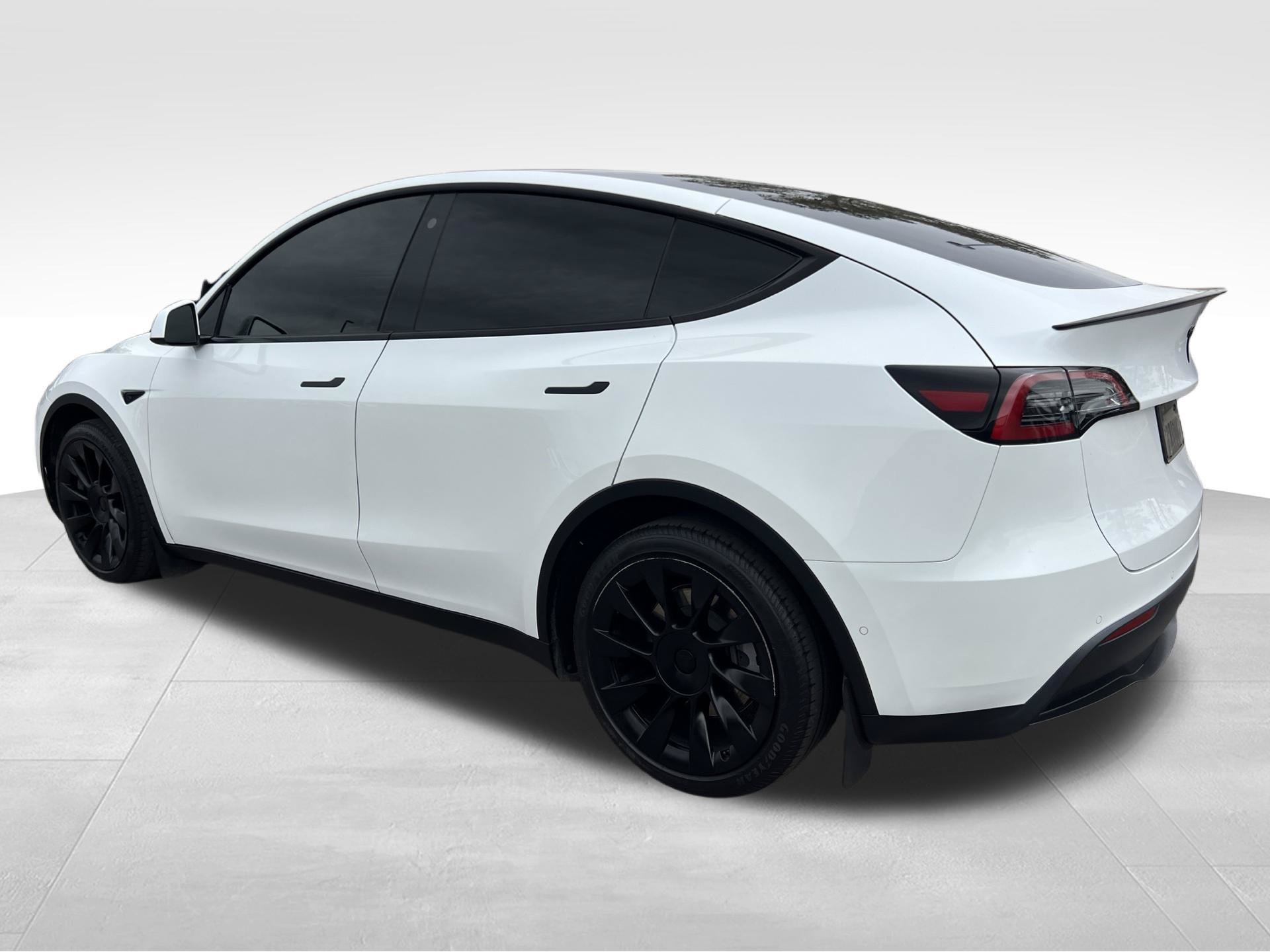 Used 2021 Tesla Model Y Long Range AWD/4WD image 7