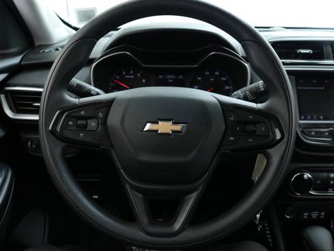 Used 2023 Chevrolet TrailBlazer LS image 12