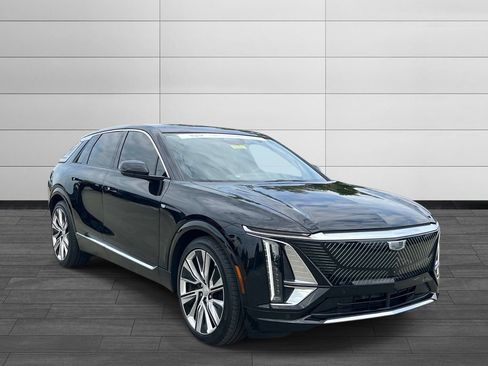 Certified 2024 Cadillac Lyriq Luxury w/ Nappa Leather Package AWD/4WD image 7