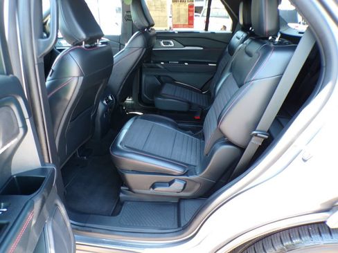 Used 2025 Ford Explorer ST-Line AWD/4WD image 24