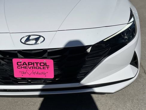 Used 2023 Hyundai Elantra Blue image 7