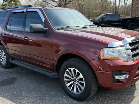 Used 2017 Ford Expedition XLT AWD/4WD image 10