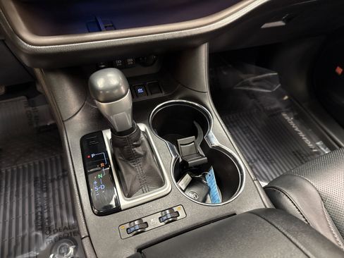 Used 2019 Toyota Highlander Limited Platinum image 40