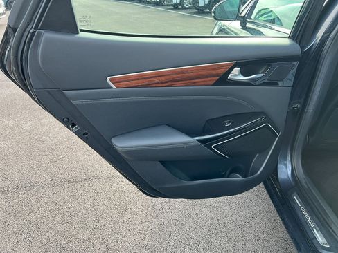 Used 2018 Kia Cadenza Technology w/ Paint Protection Package image 25