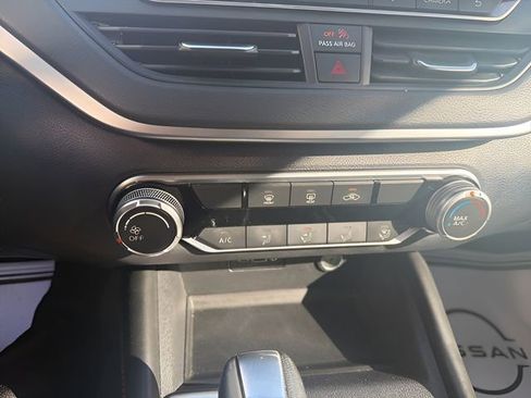 Certified 2022 Nissan Altima 2.5 SR image 17