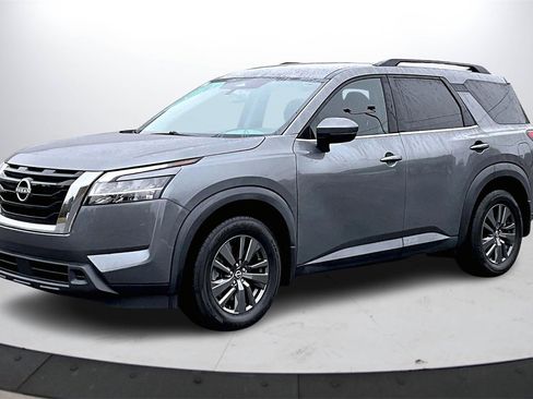 Used 2022 Nissan Pathfinder SV image 4