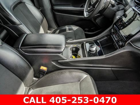Used 2024 Jeep Grand Cherokee Altitude AWD/4WD image 17