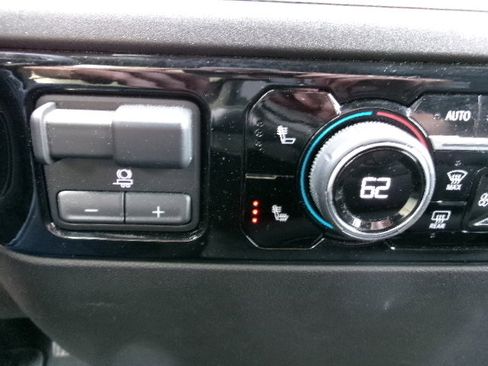 Used 2025 Chevrolet Silverado 1500 LT image 27