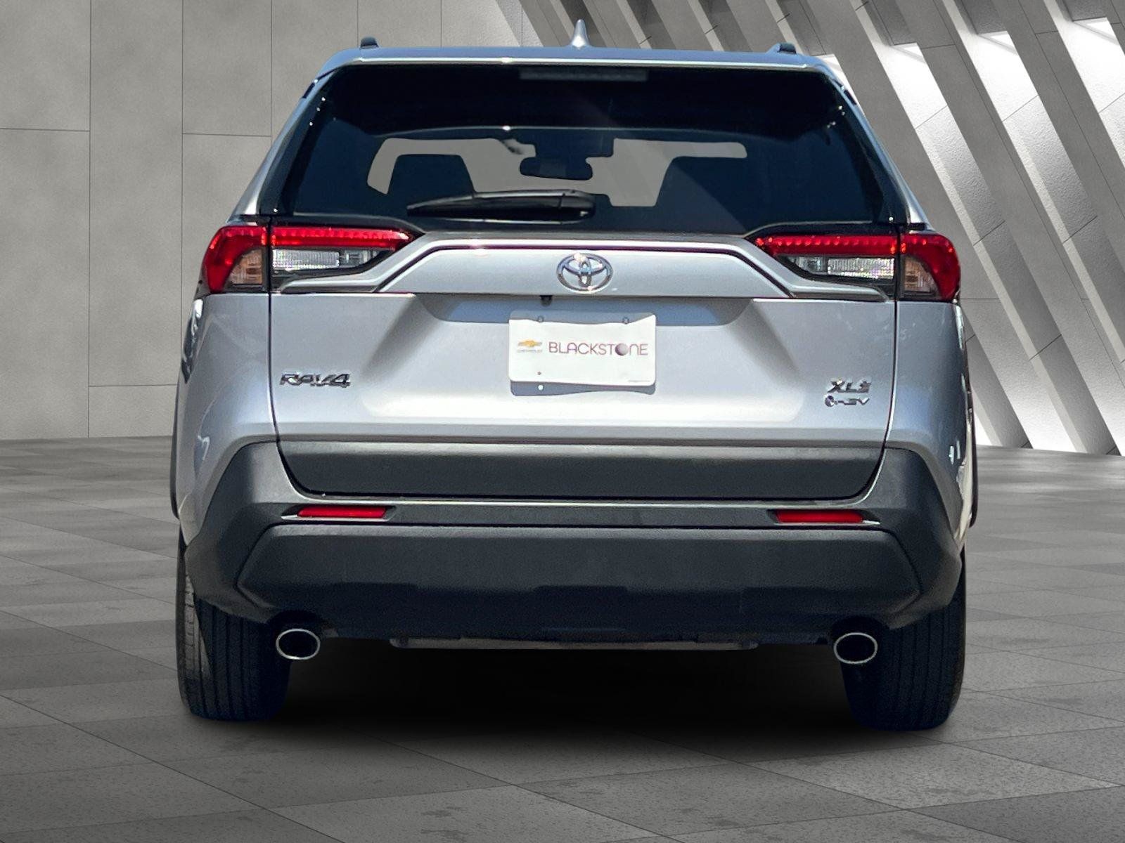 Used 2025 Toyota RAV4 XLE AWD/4WD image 5