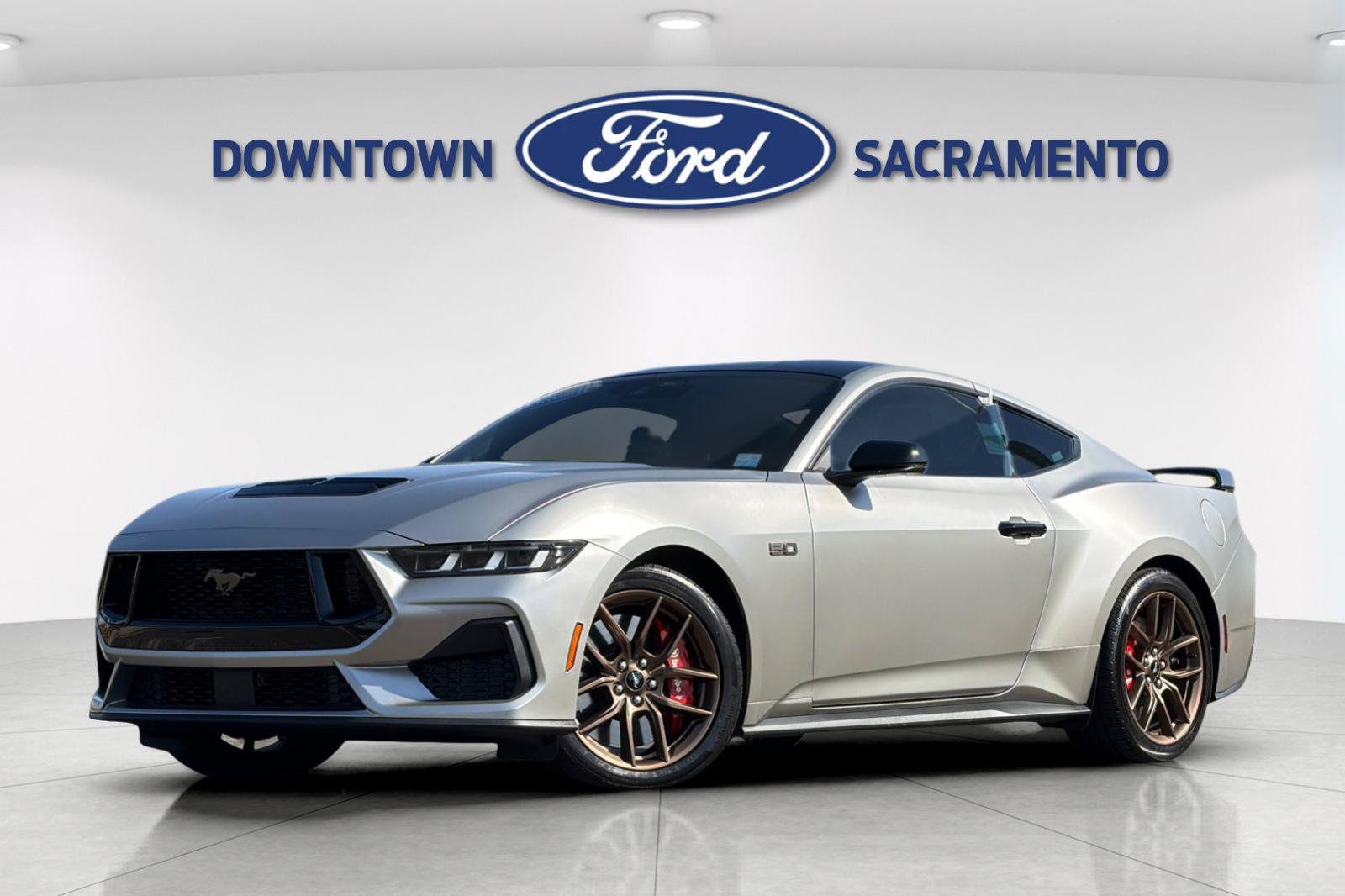 Used 2025 Ford Mustang GT Premium RWD image 2