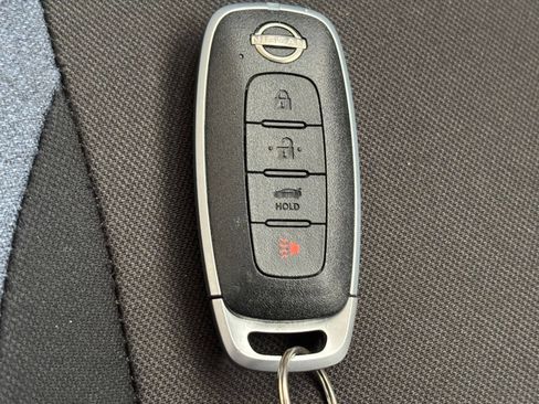 Used 2025 Nissan Versa SV FWD image 20