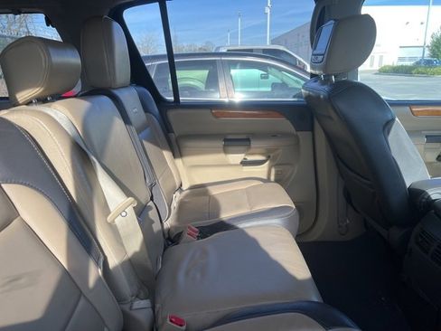 Used 2014 Nissan Armada Platinum w/ Platinum Reserve Package image 3