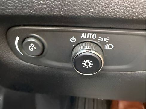 Used 2018 Chevrolet Traverse LS AWD/4WD image 20