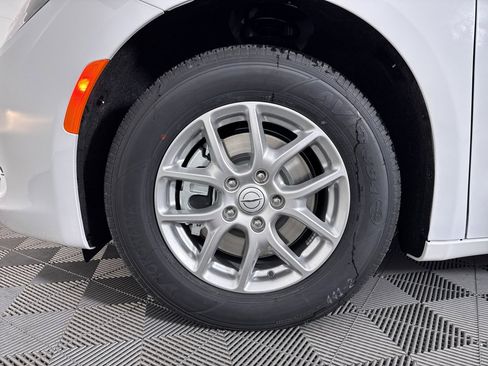 New 2026 Chrysler Voyager LX image 22