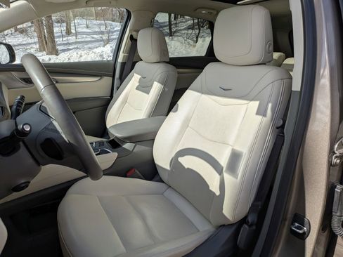 Used 2023 Cadillac XT5 Premium Luxury image 12