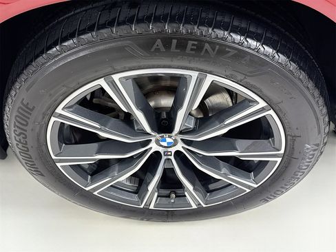 Used 2022 BMW X6 xDrive40i w/ M Sport Package image 33
