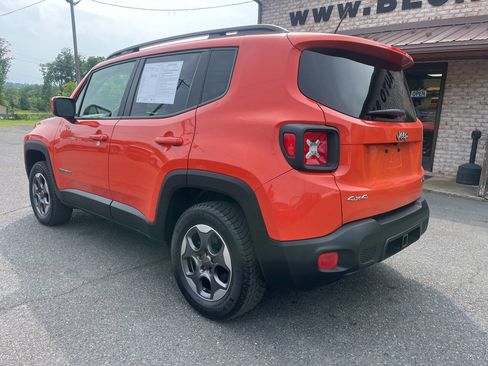 Used 2015 Jeep Renegade Latitude AWD/4WD image 8
