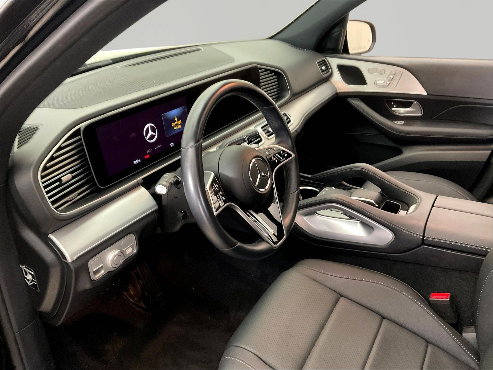 Certified 2025 Mercedes-Benz GLE 450 4MATIC w/ AMG Line Exterior image 17