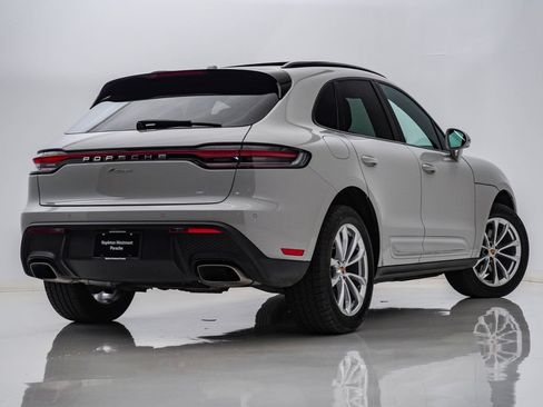 Certified 2024 Porsche Macan AWD/4WD image 11