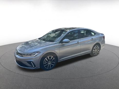 Used 2025 Volkswagen Jetta SE image 8