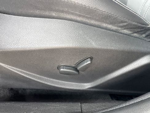 Used 2014 Ford Focus Titanium FWD image 16
