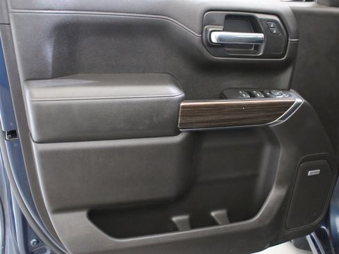 Used 2020 Chevrolet Silverado 1500 RST image 22