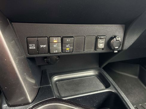 Certified 2016 Toyota RAV4 SE image 24