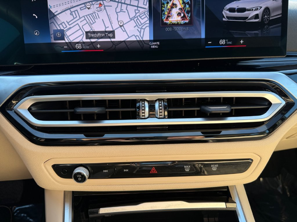 Certified 2024 BMW 330i xDrive Sedan w/ Premium Package AWD/4WD image 29