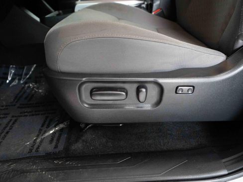 Used 2023 Toyota Tacoma SR5 AWD/4WD image 12