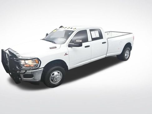 Used 2024 RAM 3500 Tradesman w/ Chrome Appearance Group AWD/4WD image 29
