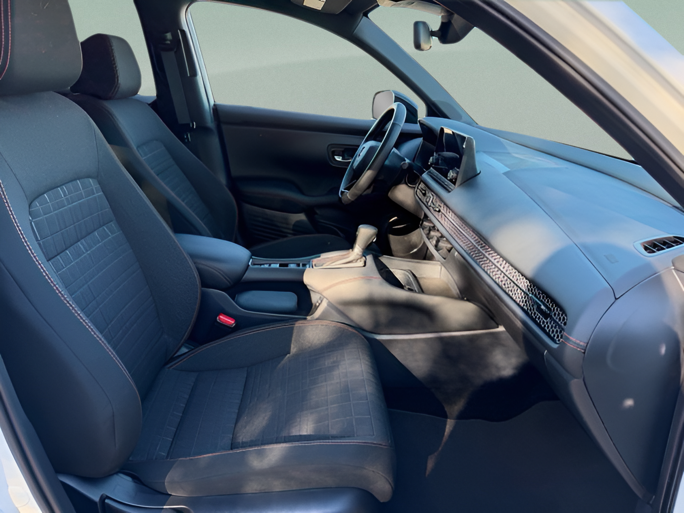 Certified 2025 Honda HR-V Sport image 28