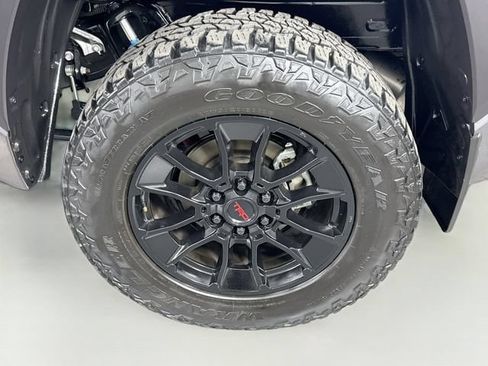 Used 2025 Toyota Tundra Limited w/ TRD Off-Road Package AWD/4WD image 31