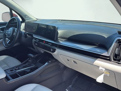 Used 2025 Kia Sorento S AWD/4WD image 37