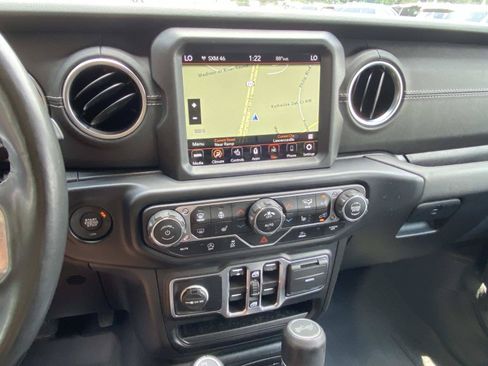 Used 2022 Jeep Wrangler Unlimited Sahara w/ Cold Weather Group AWD/4WD image 27