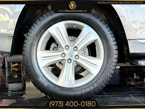 Used 2012 Toyota Highlander Limited image 30