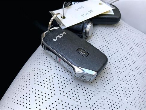 Used 2022 Kia Sorento S FWD image 15
