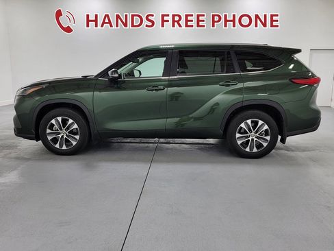 Certified 2023 Toyota Highlander XLE image 6