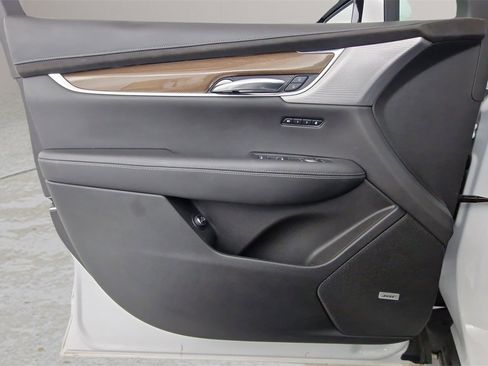 Used 2022 Cadillac XT6 Premium Luxury w/ Platinum Package image 13