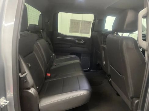 Used 2025 GMC Sierra 1500 SLT AWD/4WD image 12