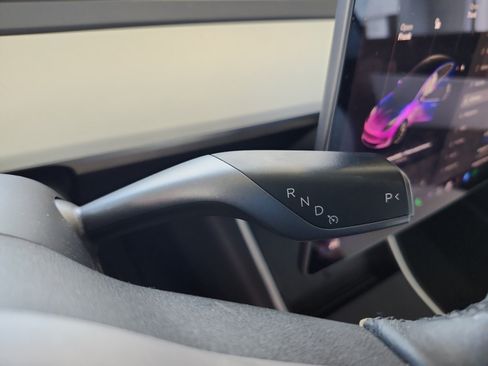 Used 2018 Tesla Model 3 Long Range RWD image 13