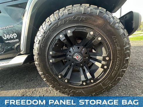 Used 2018 Jeep Wrangler Unlimited Sahara w/ Dual Top Group AWD/4WD image 35