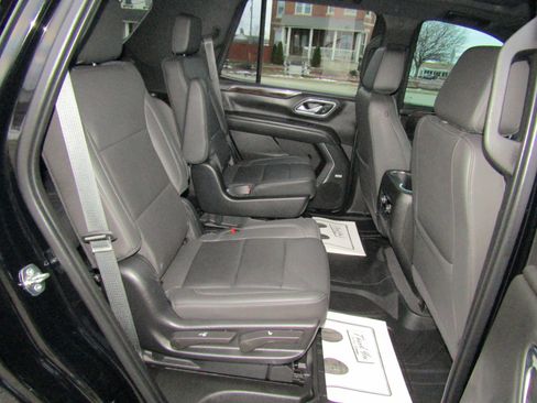 Used 2022 Chevrolet Tahoe Z71 w/ Luxury Package image 17