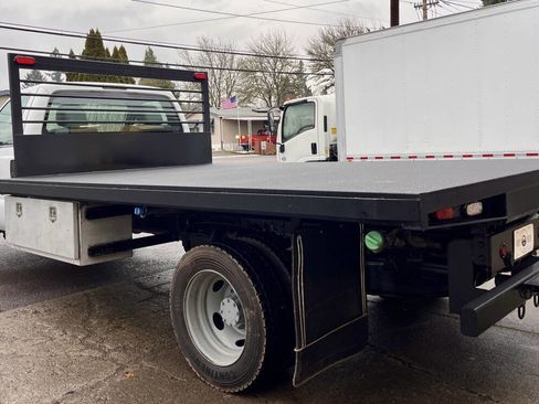 Used 2014 Ford F550 2WD Regular Cab Super Duty image 8