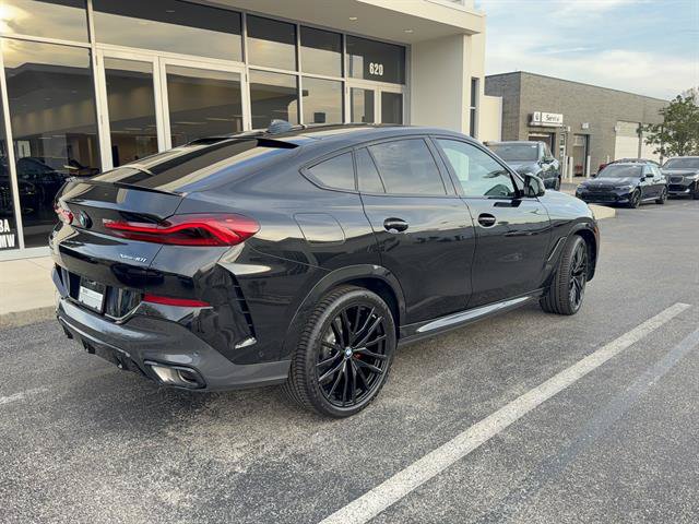 Used 2022 BMW X6 xDrive40i w/ M Sport Package AWD/4WD image 3