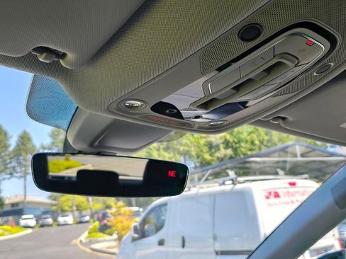 Used 2024 Audi Q5 e Prestige w/ Prestige Package image 18