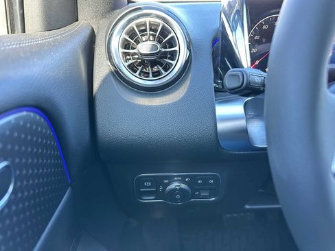 New 2026 Mercedes-Benz GLB 250 4MATIC image 32