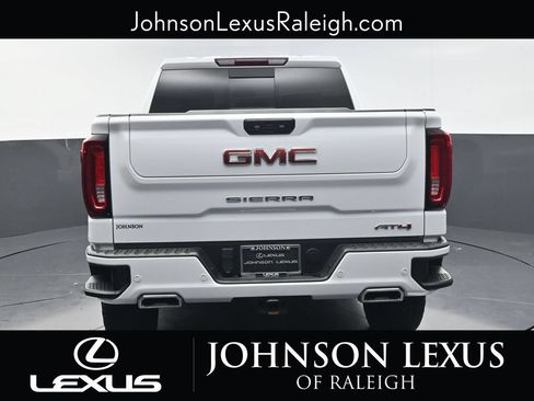 Used 2023 GMC Sierra 1500 AT4 w/ AT4 Premium Package AWD/4WD image 8