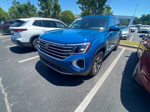 Used 2026 Volkswagen Atlas SE FWD image 2