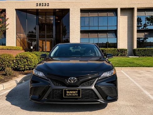 Used 2023 Toyota Camry SE w/ Convenience Package FWD image 7