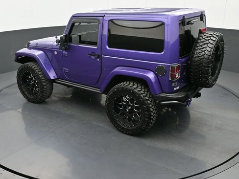 Used 2017 Jeep Wrangler Sahara image 30